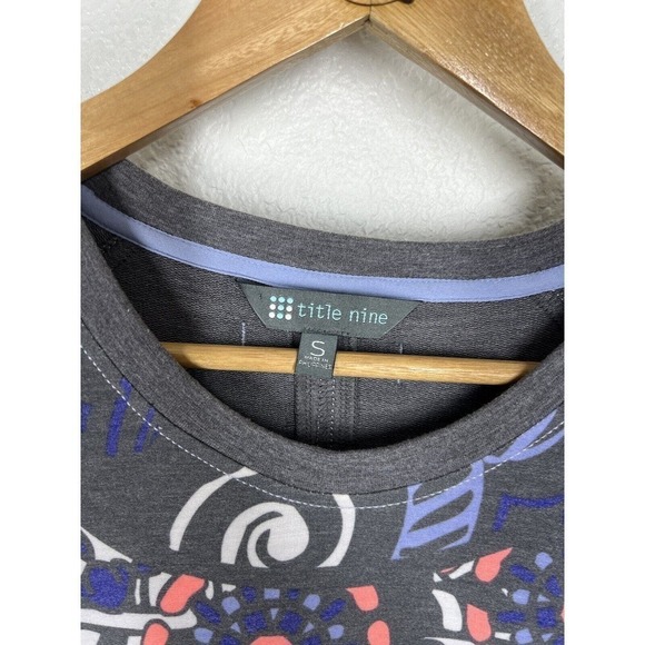 Title Nine Women’s Gidget 2.0 Soft Jersey Knit Dress Small S Gray Colorful Geo - Picture 2 of 5